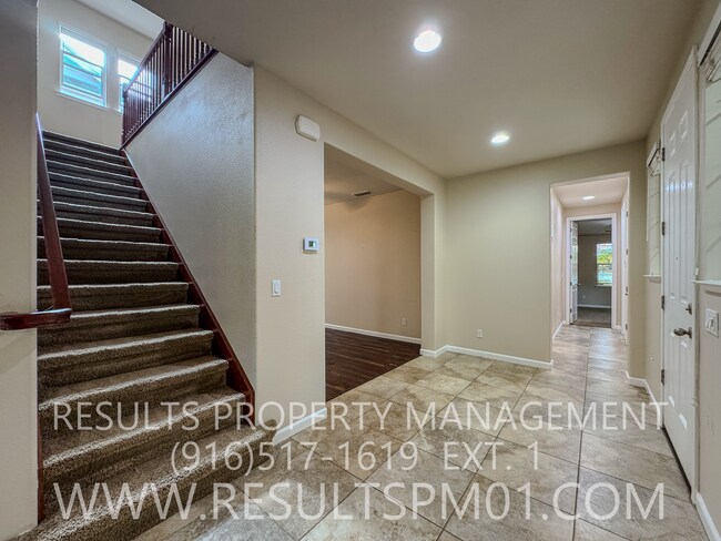 Building Photo - Beautiful 4 Bedroom 3 Bath home