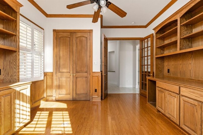 Building Photo - 8848 Chalk Knoll Dr