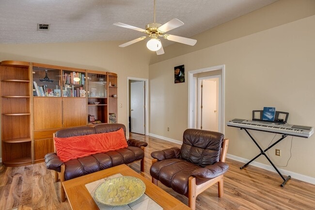 Building Photo - 510 Bridal Way Ct