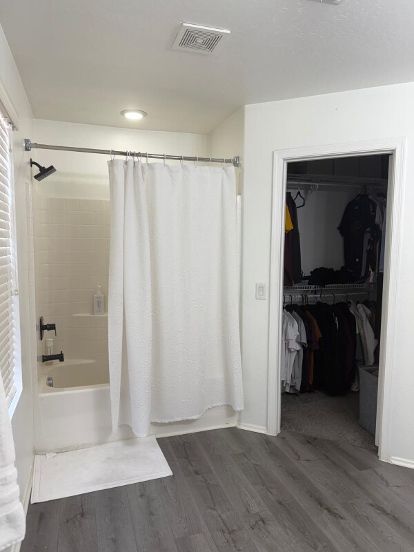 Building Photo - 5153 Burton Dr