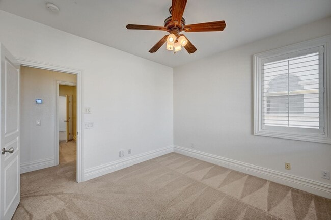 Building Photo - Stunning Rhodes Ranch Four Bedroom