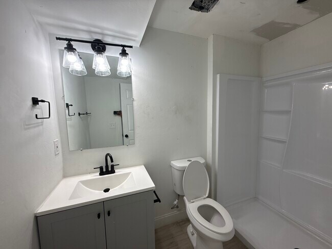 Building Photo - Palm Beach Blvd