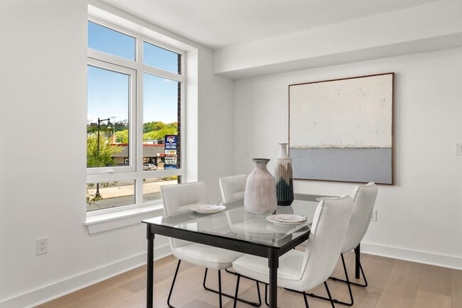 Building Photo - 917 Bennington St