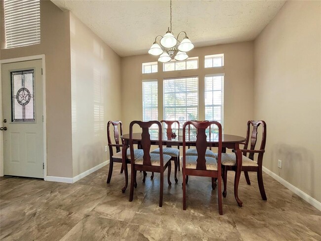 Building Photo - 5211 Aspen Point Dr