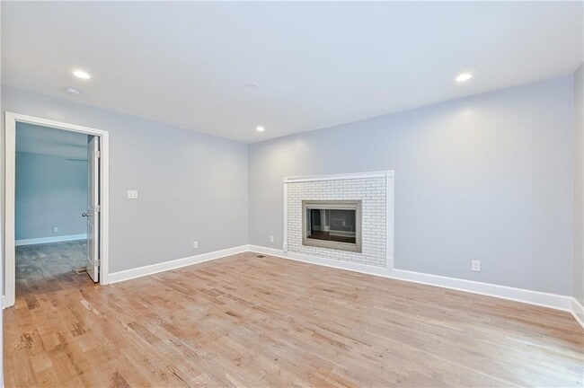 Building Photo - 1421 Thunderwood Ct SW