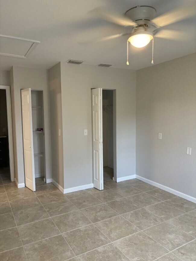 Building Photo - 120 Hardin Pl