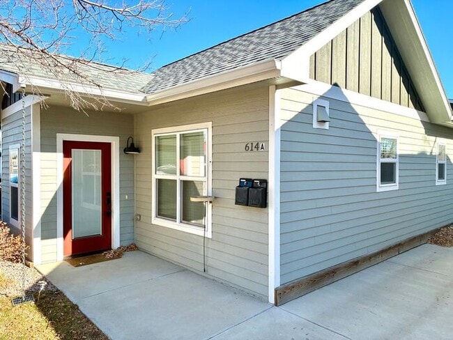 Building Photo - Nice Location in Heart of Old Town Fort Collins! WATER/SEWER/GAS INCLUDED IN RENT