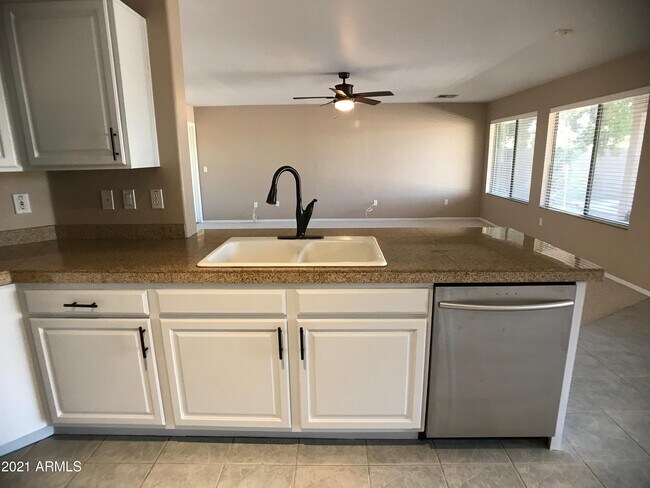 Building Photo - 1346 S Palomino Creek Dr