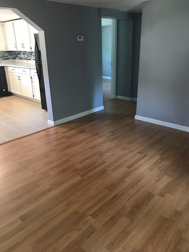 Building Photo - 2 Bedroom,  Renovated, Energy Effecient, Home for Rent