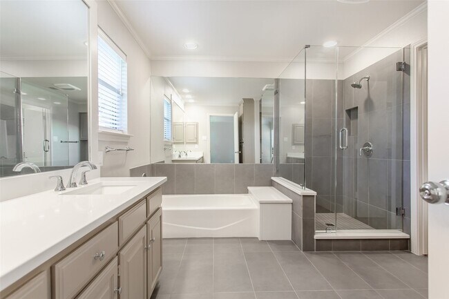 Building Photo - 2117 Promontory Point