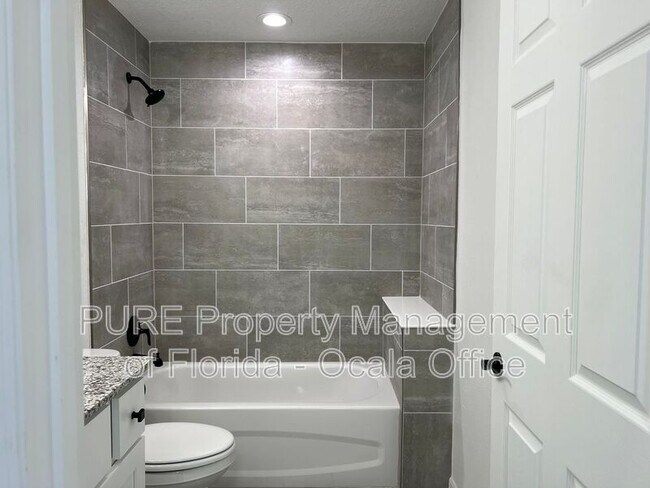 Building Photo - 30 Maple Ln