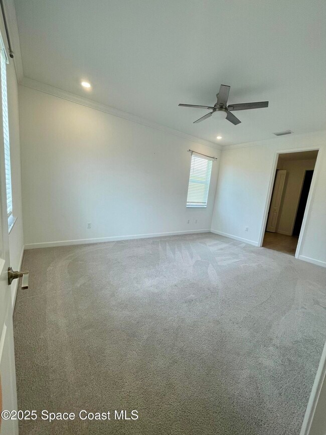 Building Photo - 696 Veridian Cir NW