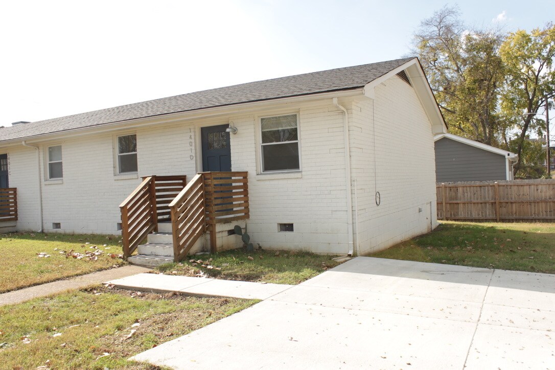 Building Photo - 1401 22nd Ave N