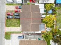 Building Photo - 310 SW 76th Ct
