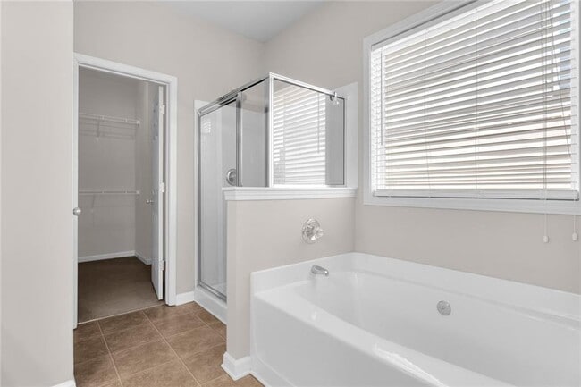 Building Photo - 3610 Crowchild Dr