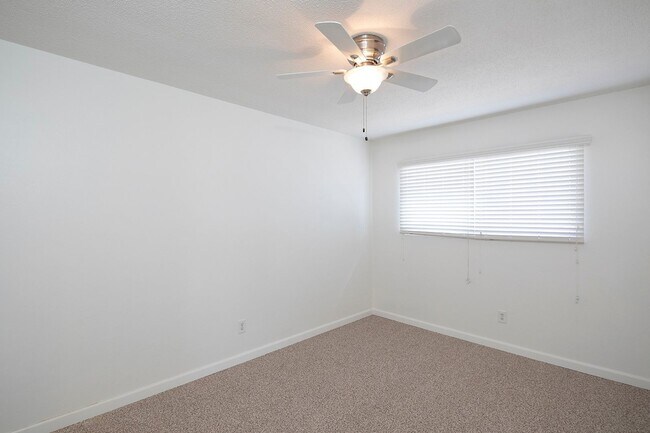 Building Photo - Spacious 2b/1ba Conveniently Located in South Park!