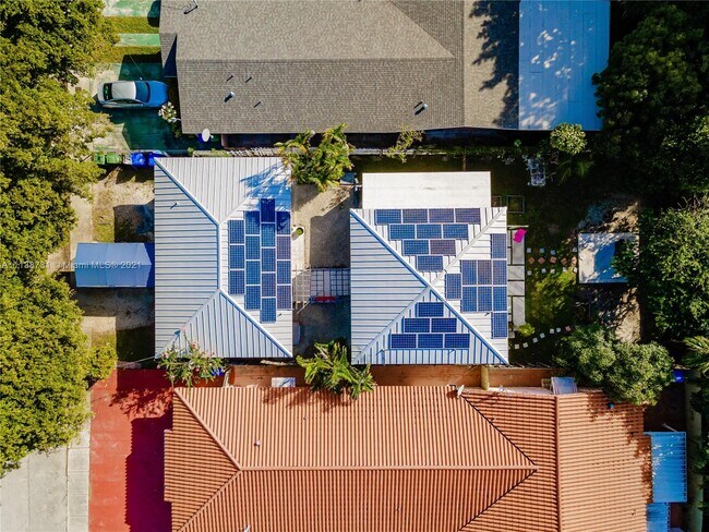 Building Photo - 3130 SW 25th St