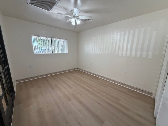 Building Photo - Spacious 4 Bed 3 Bath Single-Level Home | RV Gate | Huge Yard | Bright Open Layout