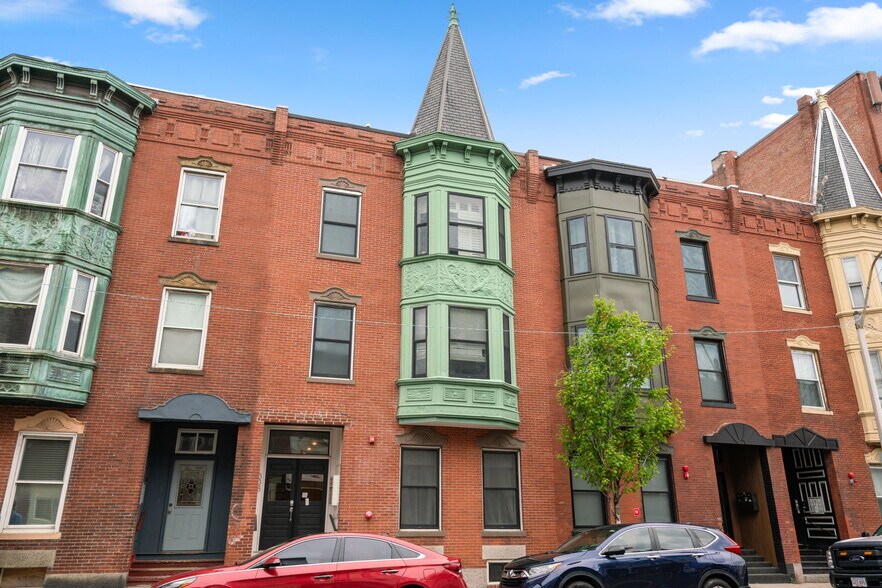 Building Photo - 338 Meridian St