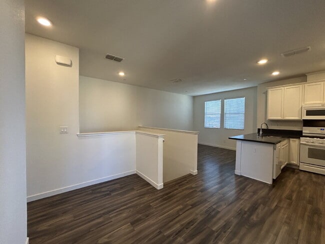 Building Photo - 3998 E Commerce Way