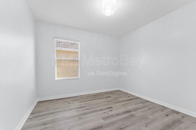 Building Photo - 105 Lacewing Pl