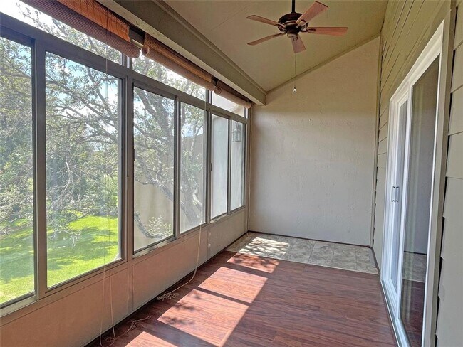 Building Photo - 100 Lido Cir