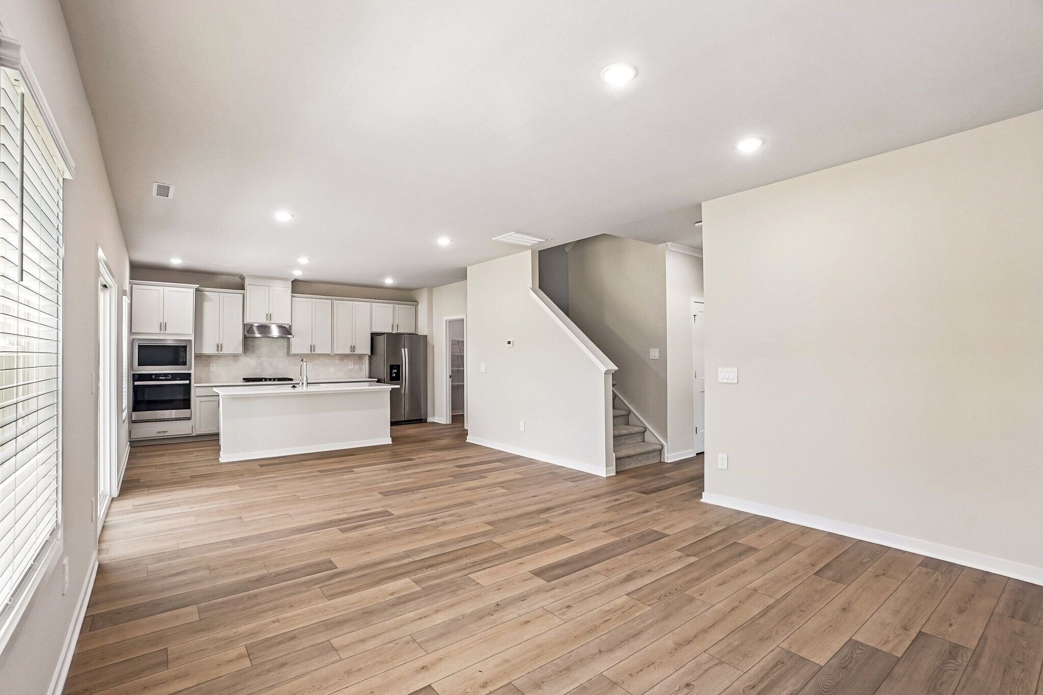 Building Photo - 4096 Rosebush Dr