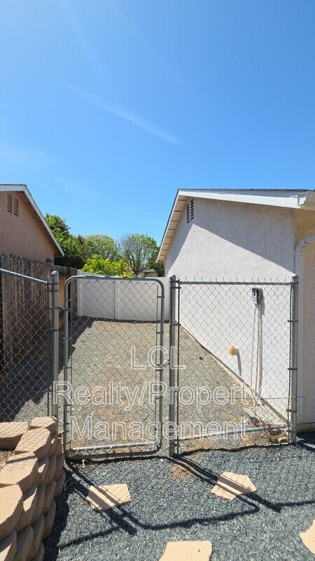 Building Photo - 29940 Evans Rd