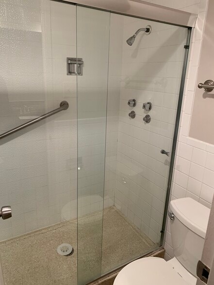 Second bathroom with shower - 790 N Washington St
