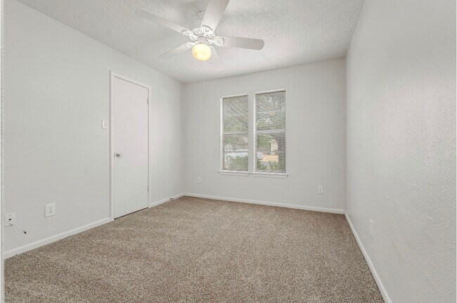 Building Photo - 3401 Timberline Ct