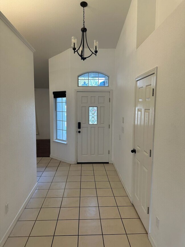 Building Photo - 2322 E Murray Ct