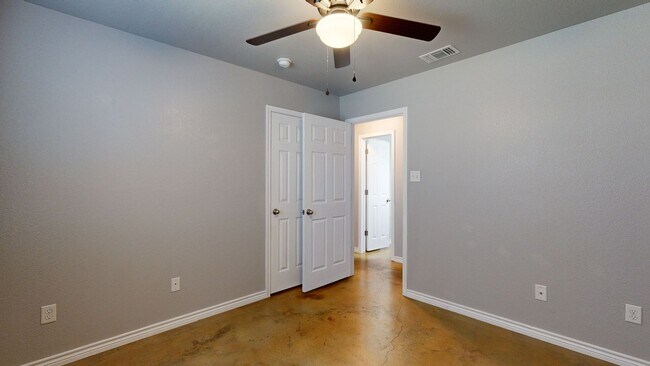 Building Photo - 2904 Starlight Dr
