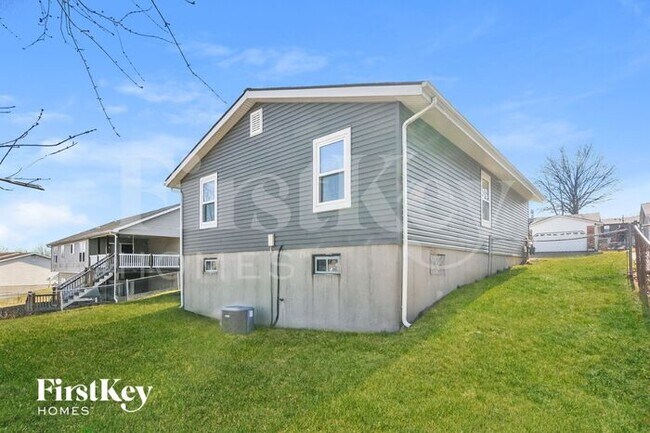 Building Photo - 2141 Treasure Island Dr