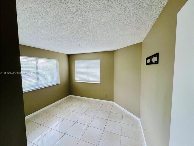 Building Photo - 9701 Westview Dr