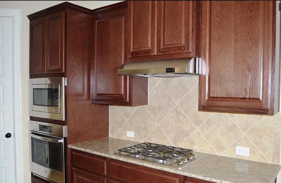 Kitchen stove top - 3811 Ashbury Rd