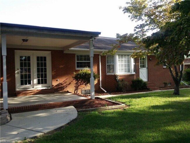 Building Photo - Tallwood