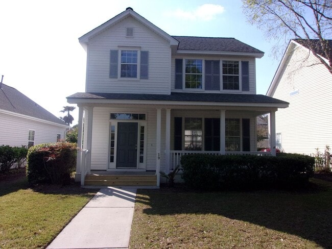 Building Photo - 3 Bedroom / 2.5 Bathroom with 2 car garage...