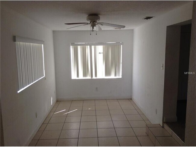 Building Photo - Old West Tampa 4 bedroom Ranch