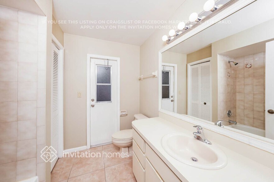 Building Photo - 845 Daffodil Dr