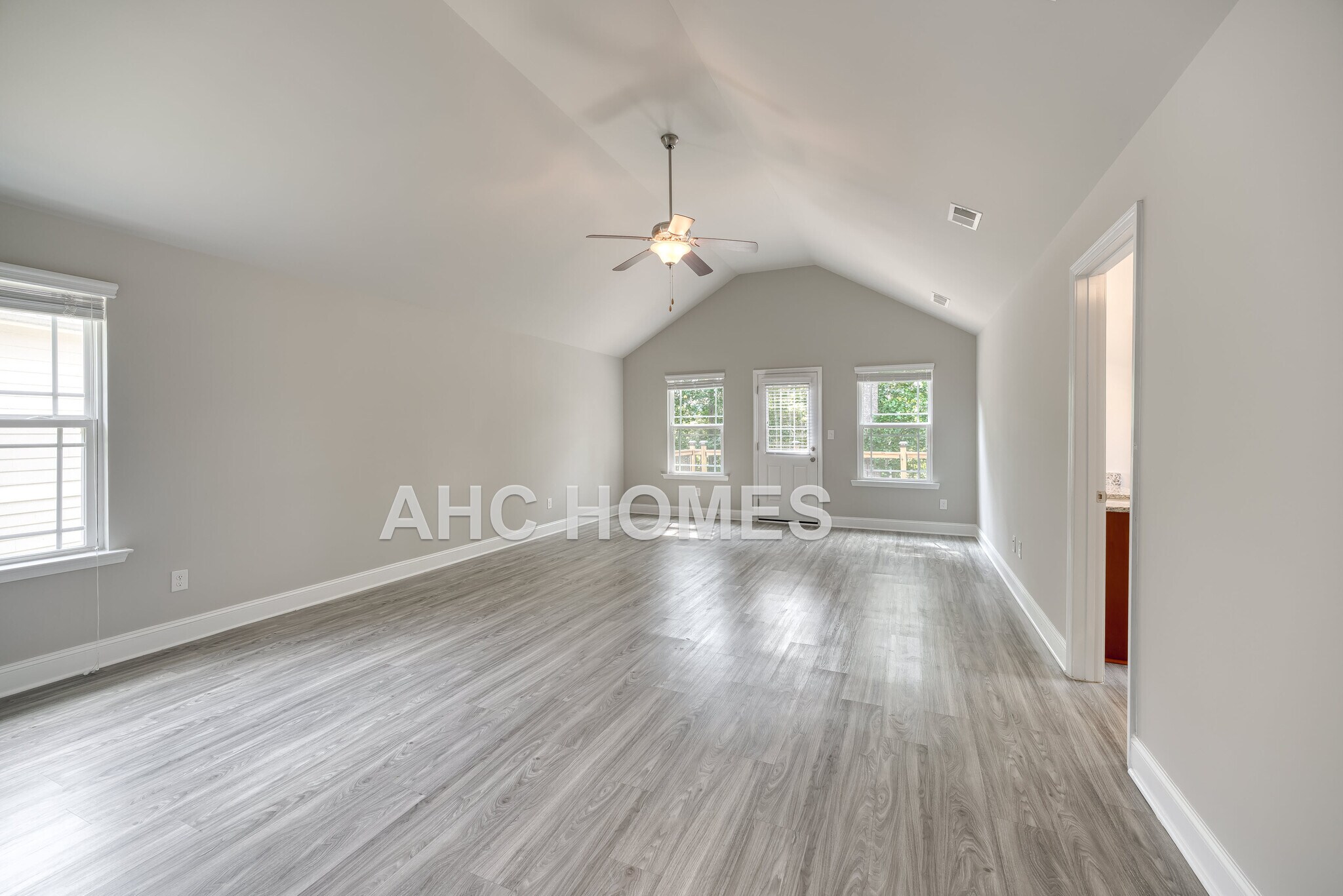 Building Photo - 2297 Shady Dr
