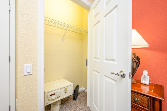 Building Photo - 4114 Breakview Dr