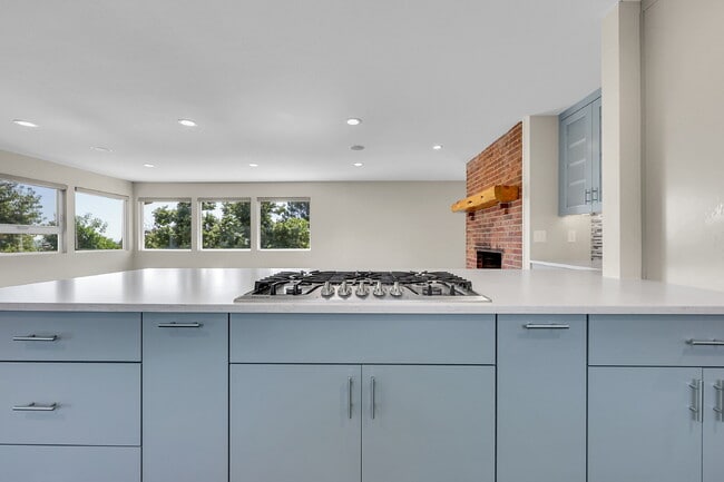 Building Photo - $3,750, 4-Bed, 3-Bath Updated Home in Mani...