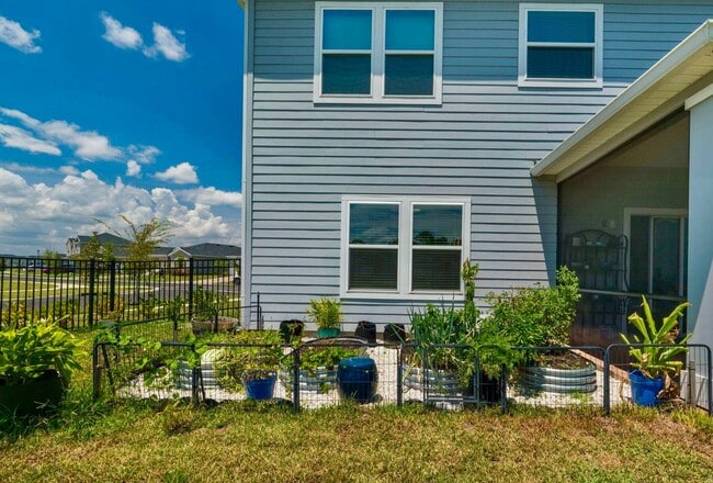 Building Photo - Gorgeous 4/ 2.5 Home in the Beautiful Lake Asbury Area of Clay County! $2,550.00