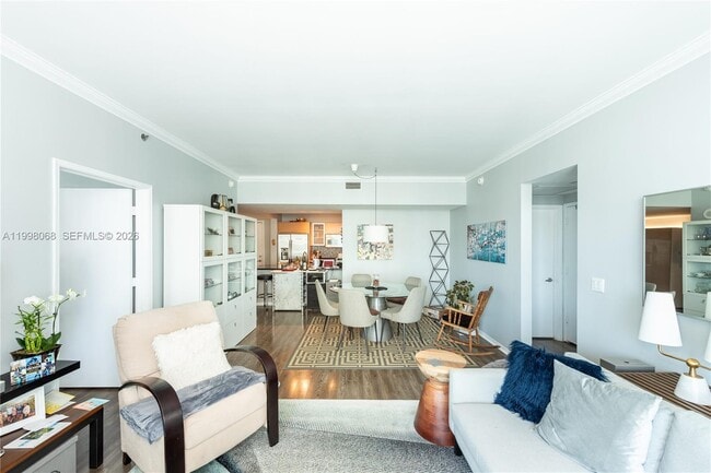 Building Photo - 950 Brickell Bay Dr