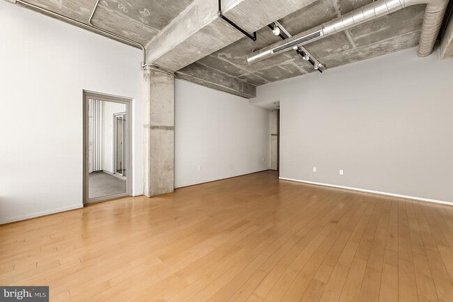 Building Photo - 1200 Steuart St