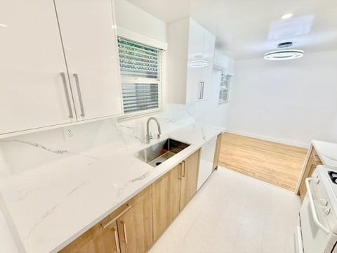 Building Photo - 618 Lincoln Blvd