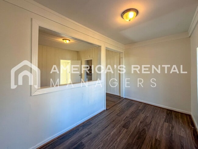 Building Photo - Charming & Spacious Graysville Home for Rent! SECTION 8 FREINDLY!