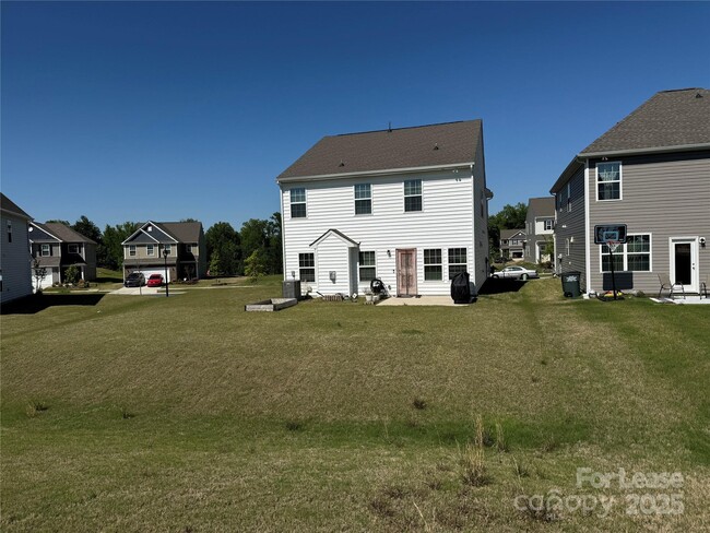 Building Photo - 15213 Lake Ridge Rd