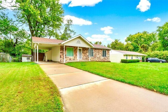 Building Photo - Fantastic 3bd/2ba home! Let yourself in!