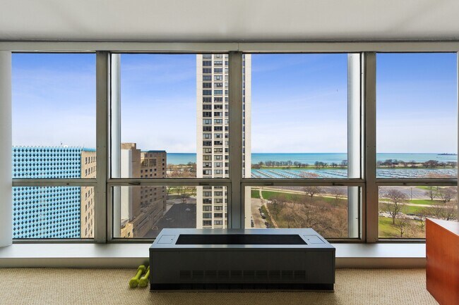 Building Photo - 330 W Diversey Pkwy